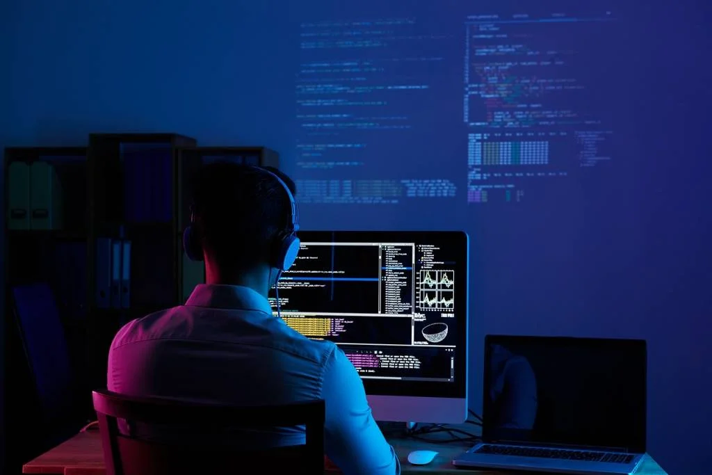 Web Design ή Web Development - Προγραμματιστής Back-End